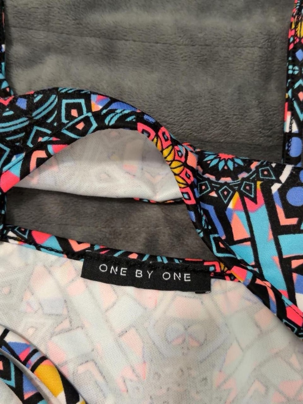 One by One Rave Set 🌈⭐️ Colorful Geometric Two-Piece Swim Set - Picture 3 of 6